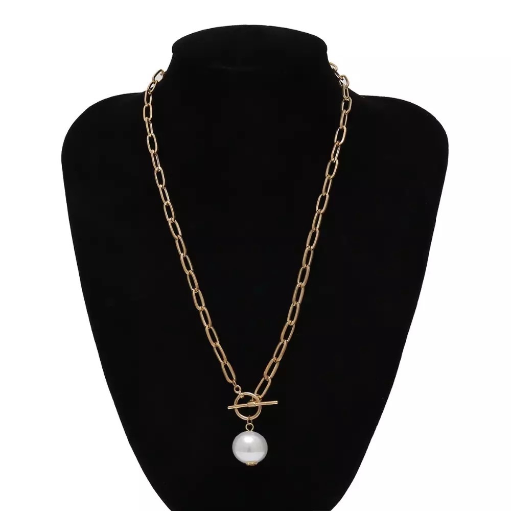 3/$30 💛 Faux Pearl Chain Necklace - Picture 3 of 7